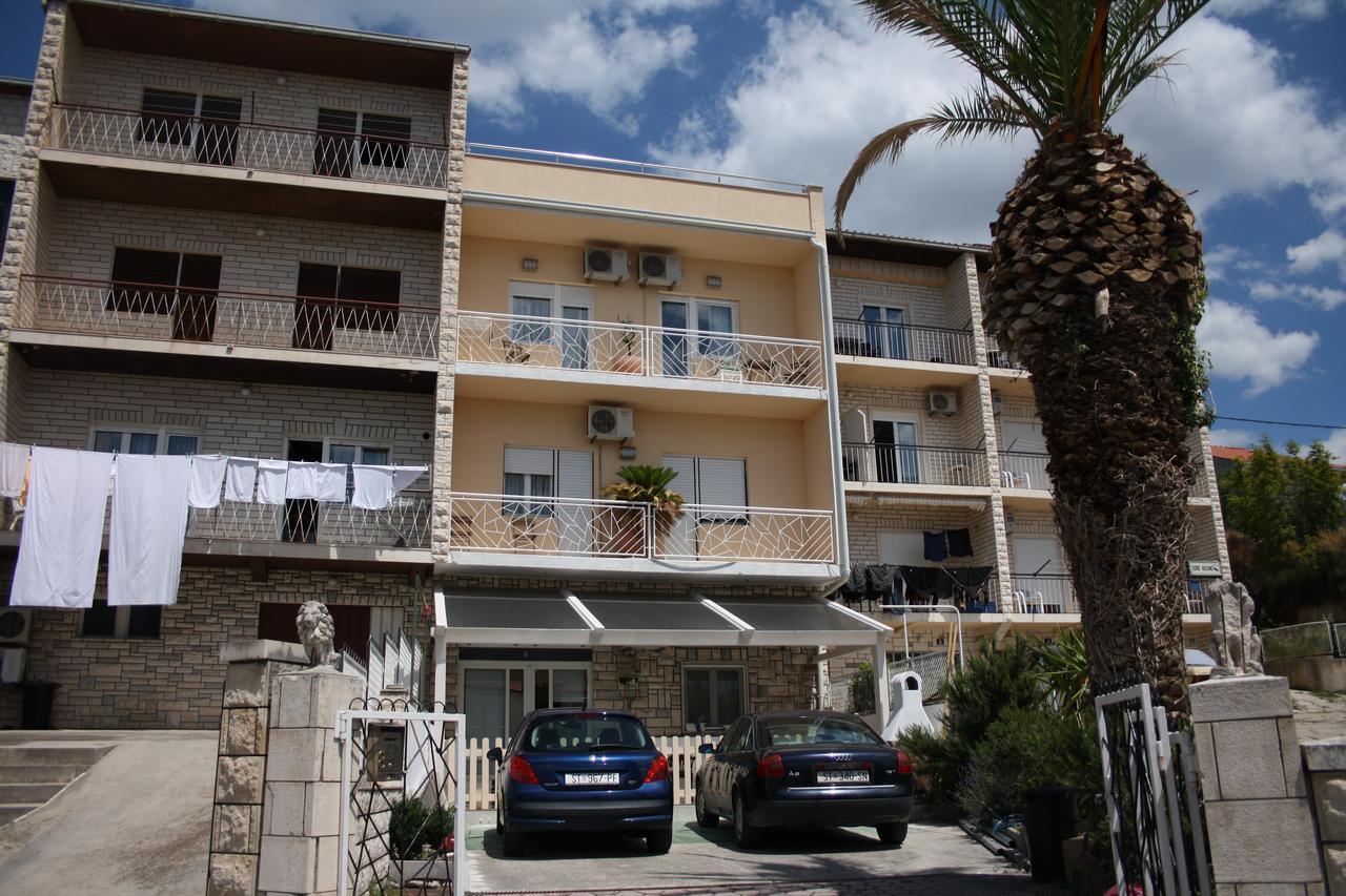 Apartment One Vision Split Exterior foto